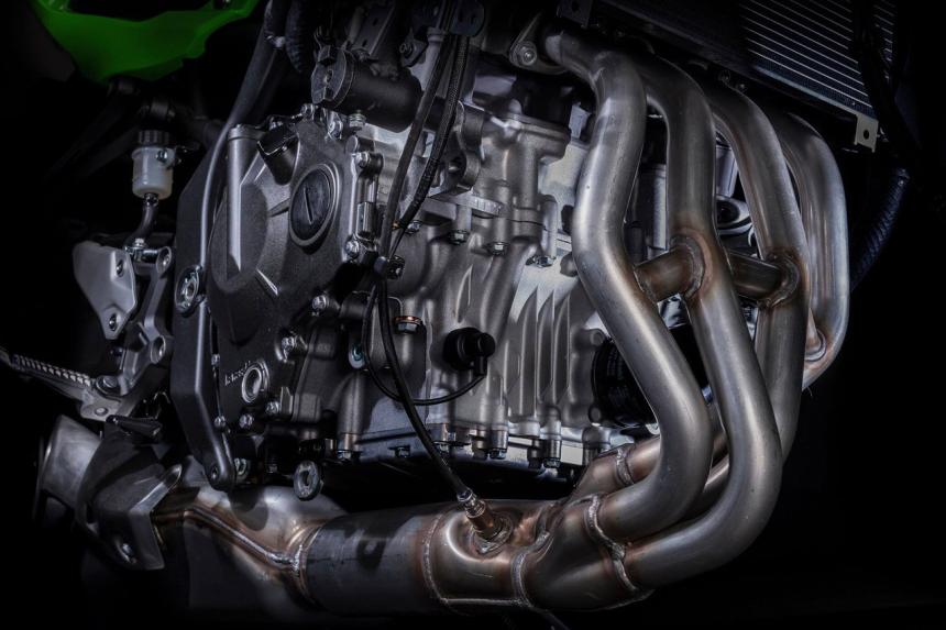 400cc Kawasaki ZX-4R in the works image
