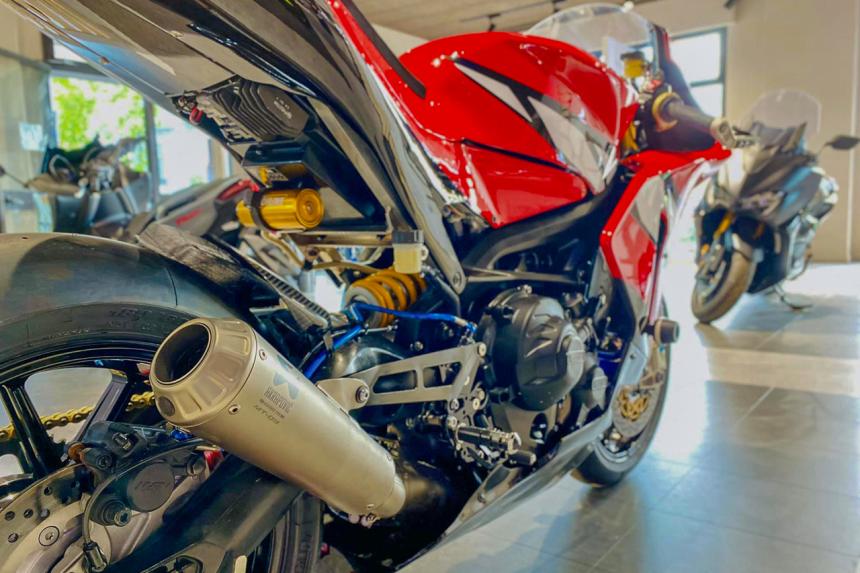 Believe it or not, this is a Yamaha Tracer 900 image