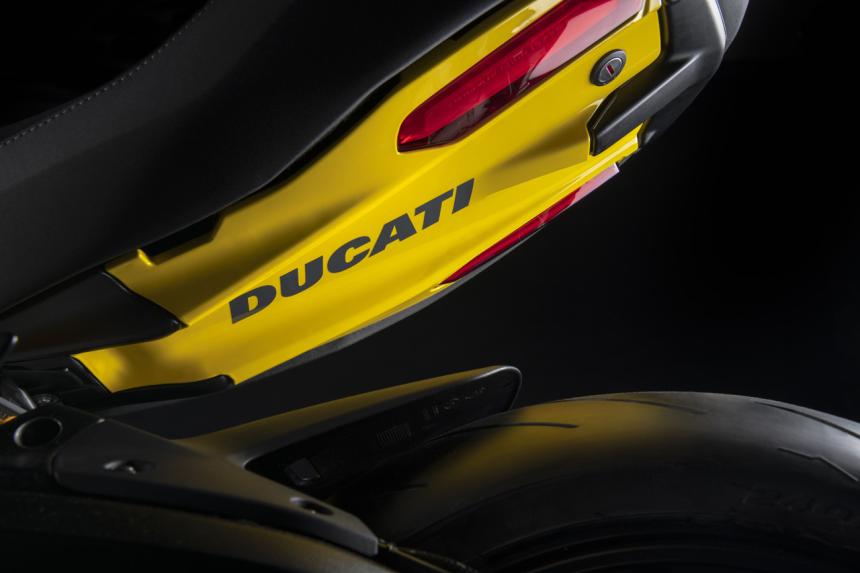 Dilawan: Ducati Diavel 1260 S Black and Steel sports yellow trellis image