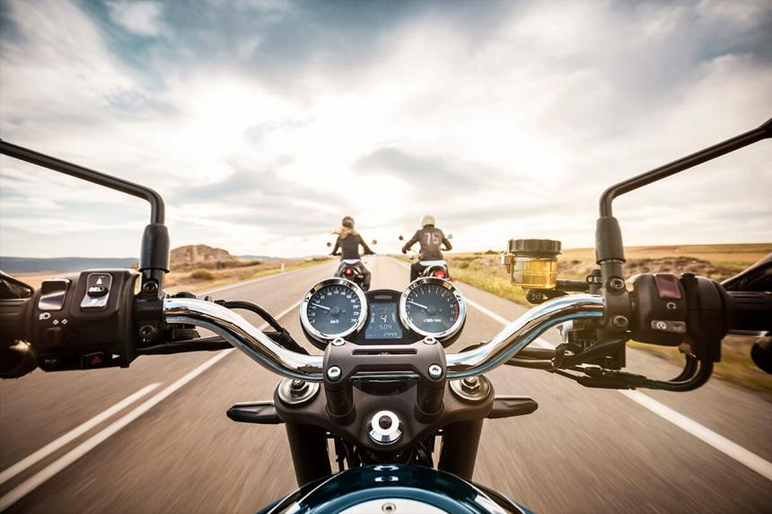 2022 Kawasaki Z900 RS Café only comes in black image