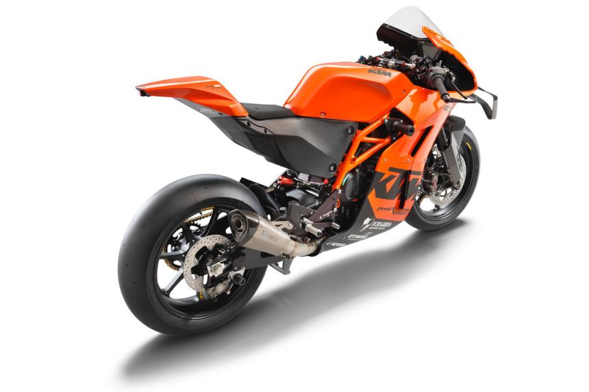 Lighter than an HP4 Race: KTM RC 8C targets BMW and Ducati image