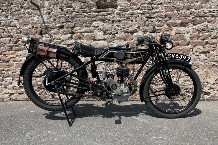 Richard Hammond putting classic motorcycles up for auction image