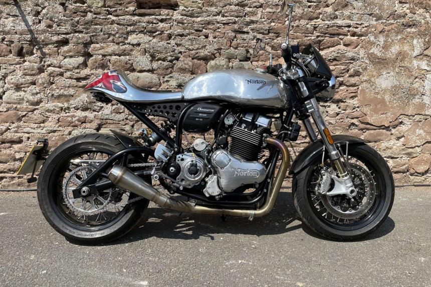 Richard Hammond putting classic motorcycles up for auction image