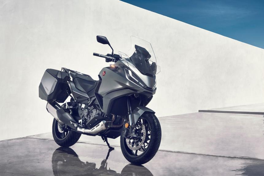 Honda launches 2022 NT1100 image