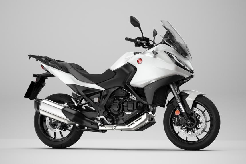 Honda launches 2022 NT1100 image