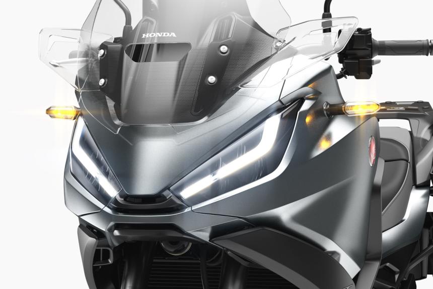 Honda launches 2022 NT1100 image