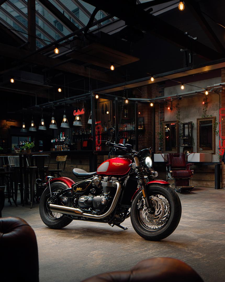 Triumph updates lineup with limited Gold Line Edition image