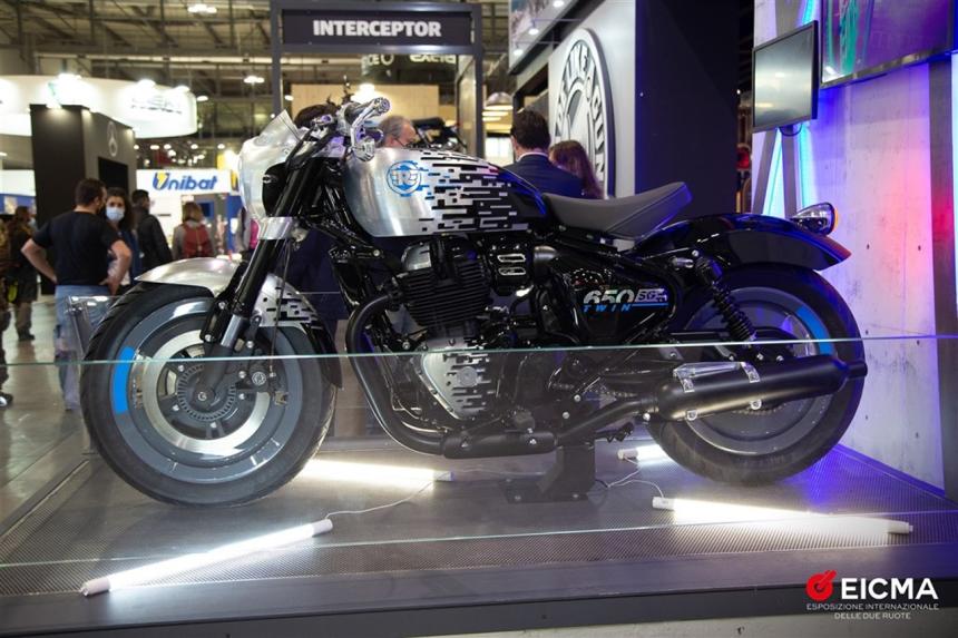 Upcoming Royal Enfields for 2022: a bobber, scrambler and a 650cc cruiser image
