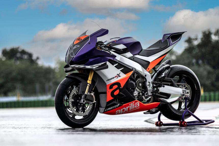 Aprilia unveils 100-unit-only RSV4 XTrenta image