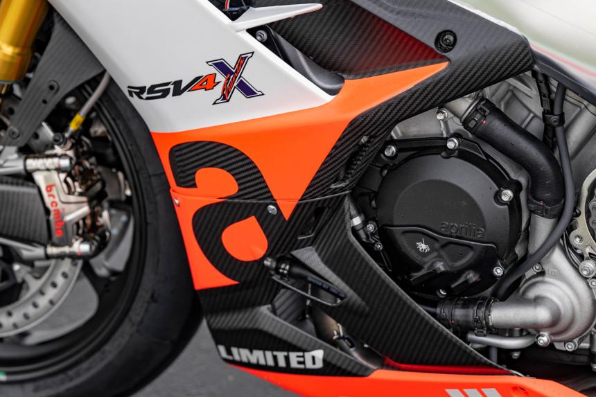 Aprilia unveils 100-unit-only RSV4 XTrenta image