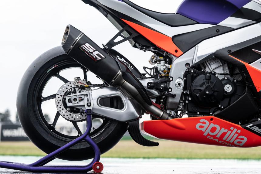 Aprilia unveils 100-unit-only RSV4 XTrenta image