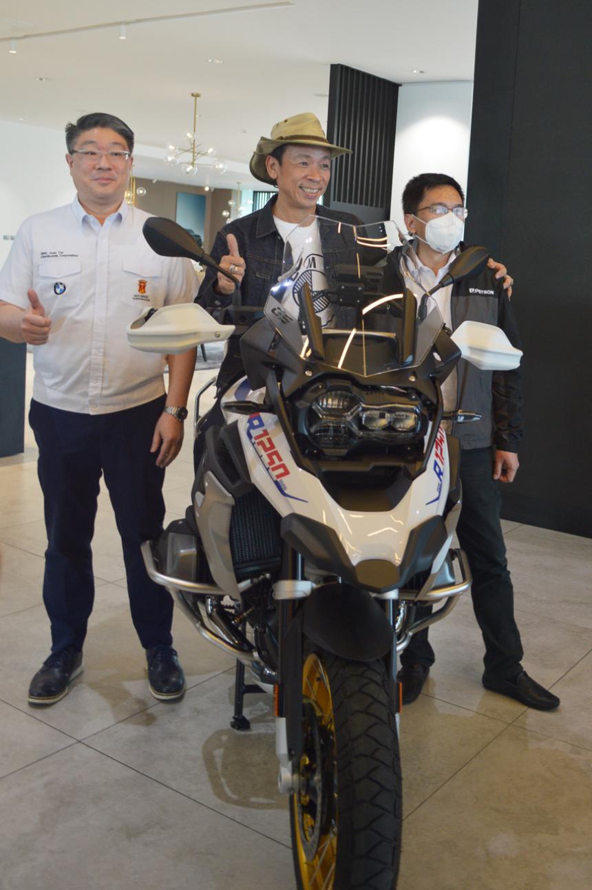 BMW and Kuya Kim team up for road safety image
