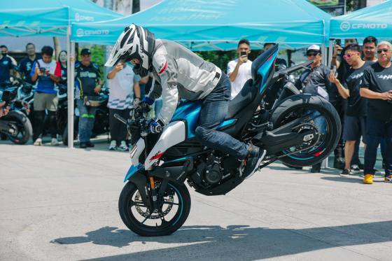 First ride: CFMOTO 450NK First ride: CFMOTO 450NK image