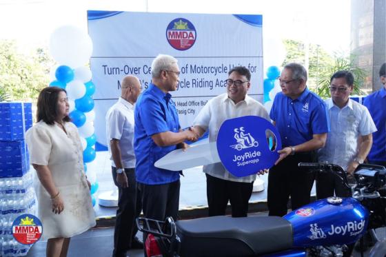 MMDA receives 20 pantra motorcycles, other items from Joyride MMDA receives 20 pantra motorcycles, other items from Joyride image