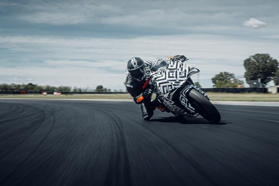 KTM announces upcoming 990 RC R image