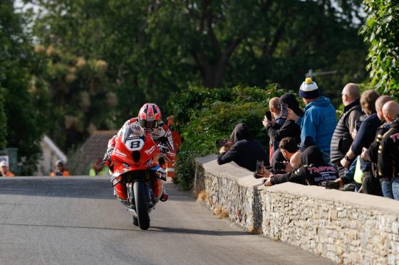2024 Isle of Man TT: 1-2 finish for BMW M 1000 RR racers 2024 Isle of Man TT: 1-2 finish for BMW M 1000 RR racers image