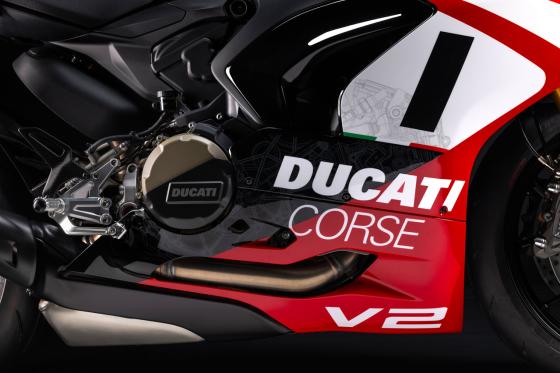Ducati says bye bye to V-twin Superquadro with limited-ed Panigale image