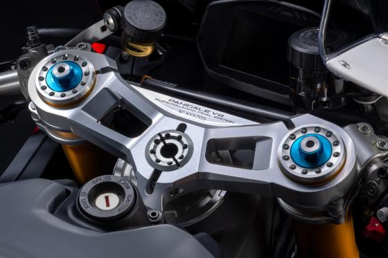 Ducati says bye bye to V-twin Superquadro with limited-ed Panigale image