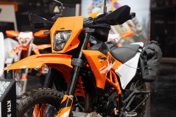 KTM shows off 390 Enduro R at EICMA KTM shows off 390 Enduro R at EICMA image
