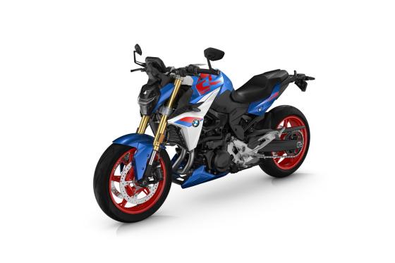 BMW updates the F 900 R and F 900 XR for 2025 BMW updates the F 900 R and F 900 XR for 2025 image