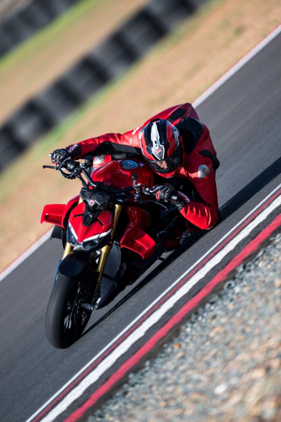 Ducati updates the Streetfighter V4/V4 S for 2025 image