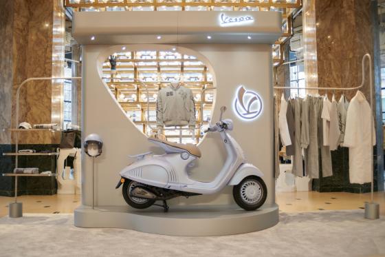 Vespa celebrates Lunar New Year with limited edition 946 Snake Vespa celebrates Lunar New Year with limited edition 946 Snake image