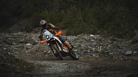 2025 KTM 390 Adventure R boasts a new 399cc engine image