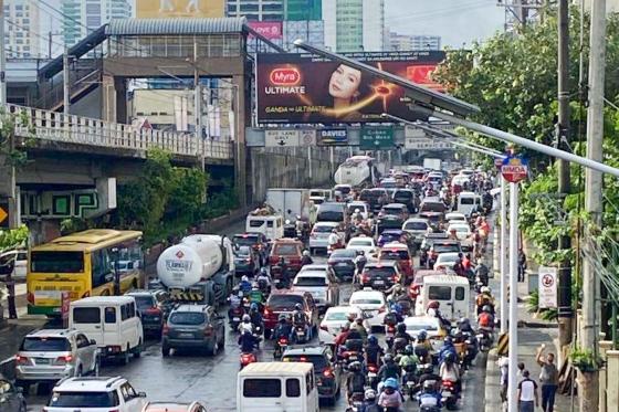 DILG suggests charging a fee for using EDSA DILG suggests charging a fee for using EDSA image