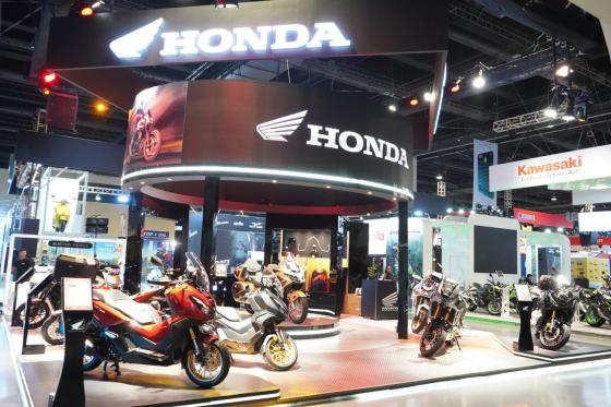 Honda teases ADV350 scooter at Makina image