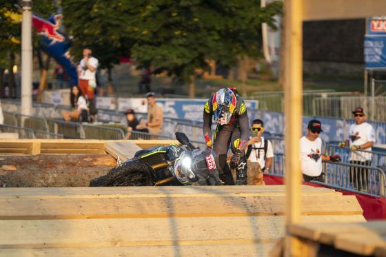 Triumph fields its adventure bikes to Red Bull Romaniacs Hard Enduro image