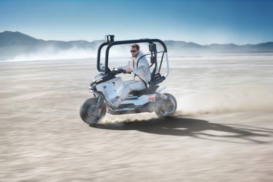 BMW presents e-scooter that has seatbelt and don’t require a helmet image