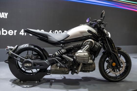 Benda showcases 250cc boxer twin hybrid at 2025 EICMA image