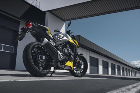 Honda says E-Clutch could make manual motorcycles easier in traffic image