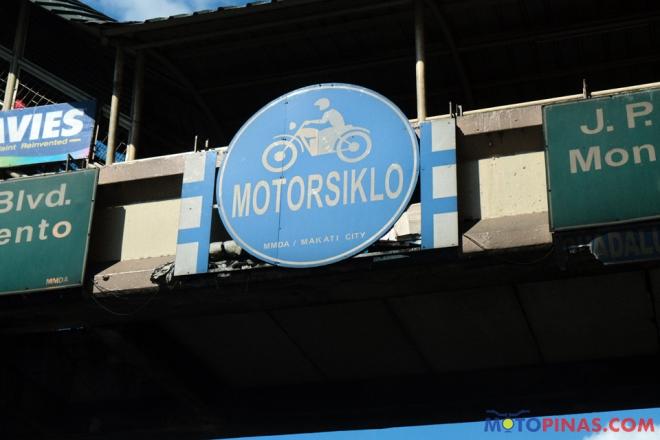 5 reasons why motorcycle lanes are dangerous for riders image