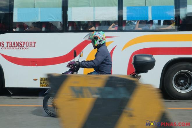 5 reasons why motorcycle lanes are dangerous for riders image