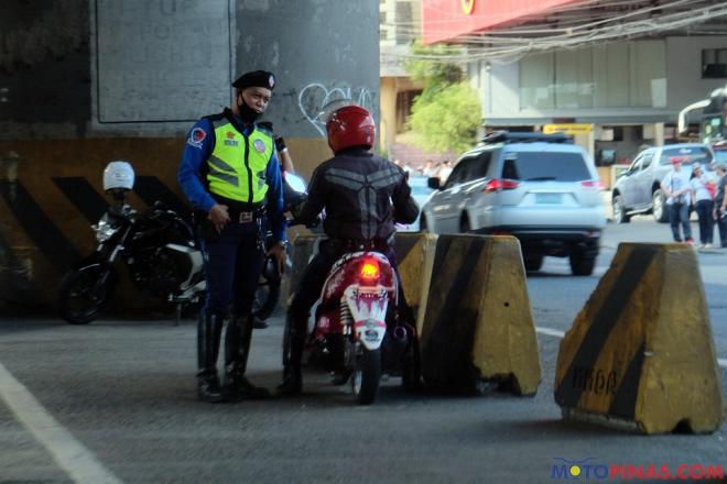 5 reasons why motorcycle lanes are dangerous for riders image