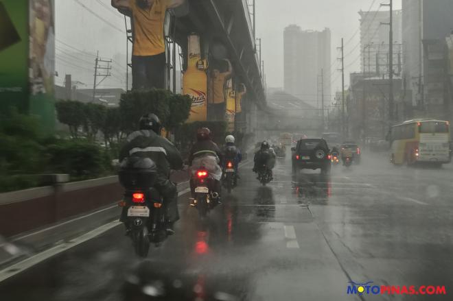 How to ride safely in the rain image
