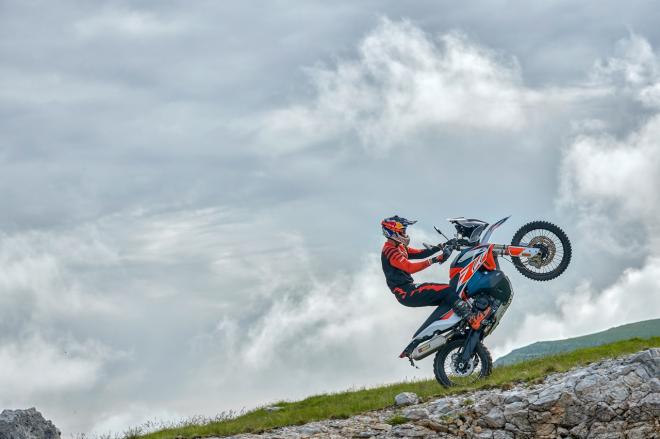 Only 500 units worldwide: KTM introduces the Adventure R Rally image