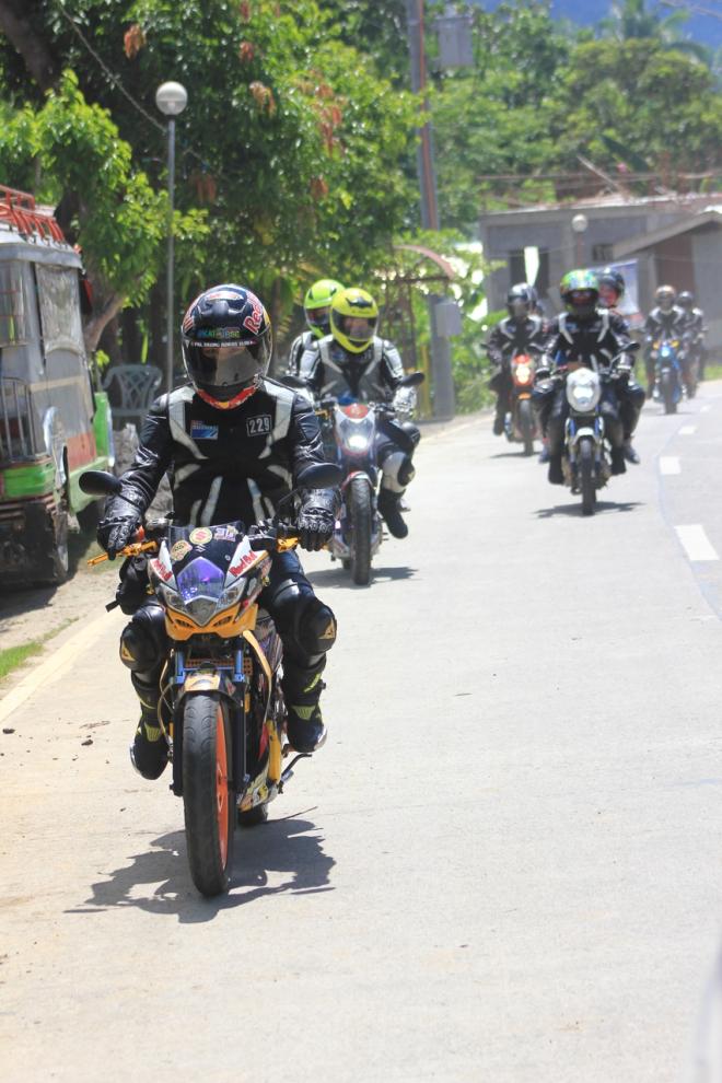 Balik-eskwela charity rides done by various Suzuki Motorcycle Clubs image