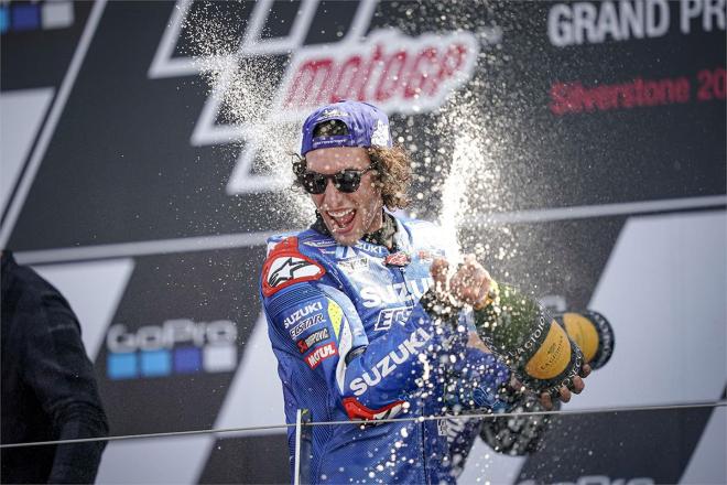Alex Rins wins the British GP by 0.013 of a second! image