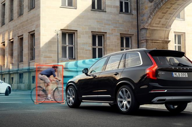 Research shows driver assistance and automation pose dangers to riders image