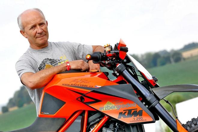 Czech rider turned his KTM 1290 Duke into a monster enduro bike image