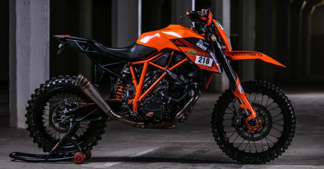 Czech rider turned his KTM 1290 Duke into a monster enduro bike image