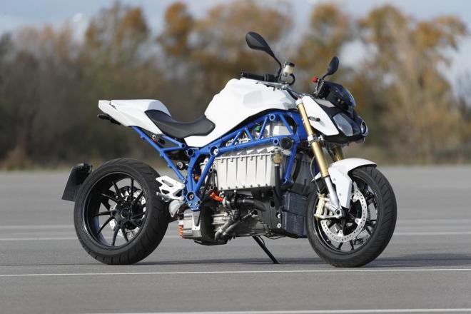 BMW shows off Frankenstein e-S 1000 R image