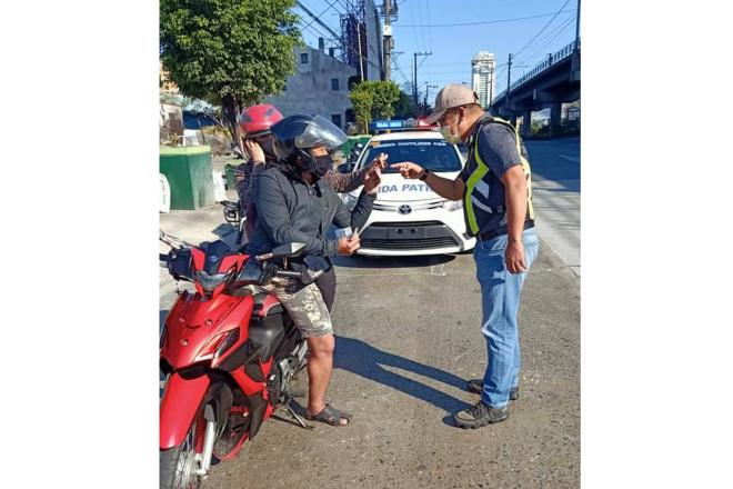 Habal-habal pretending to be couple caught image