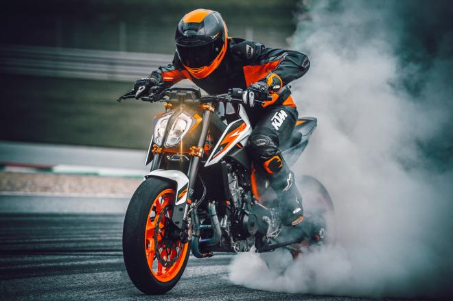 KTM 890 Duke R 