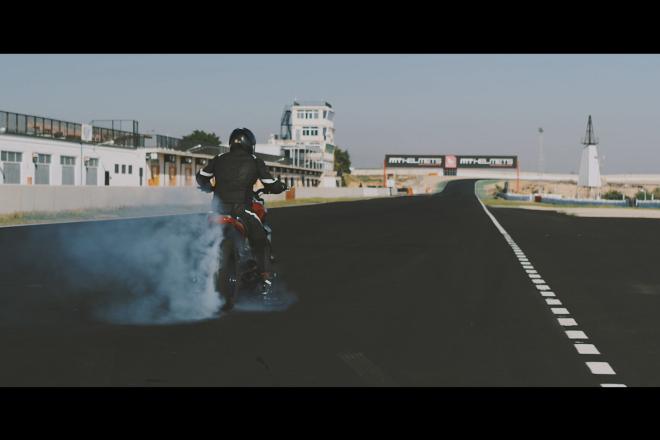 Watch: Triumph Rocket 3 does 0-100 km/h in 2.7 seconds image