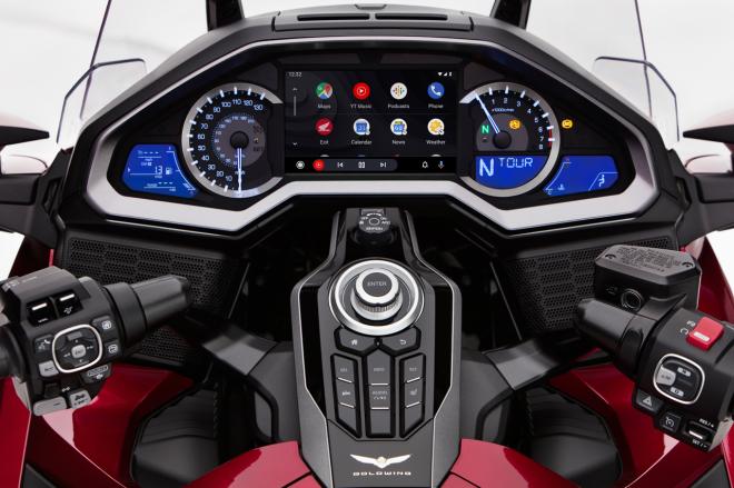 Android now integrated to 2020 Honda Goldwing image