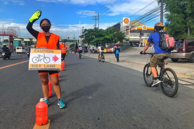 MMDA and cyclist group clash over improvised bicycle lane image