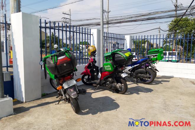 Scams victimizing Lalamove, Grab riders image